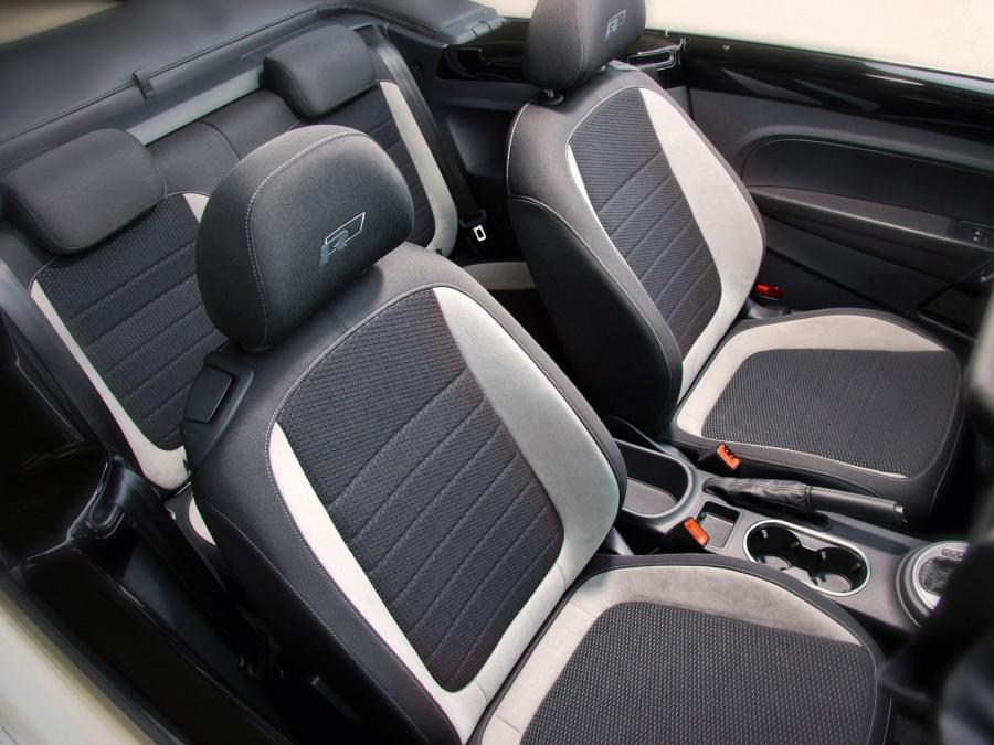  Volkswagen Beetle Cabriolet R-Line 2012 года  (фото 3 из 4)